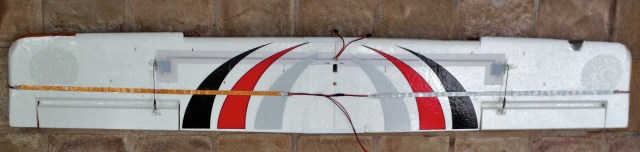 The wing as it looked when I finished installing the LED strips