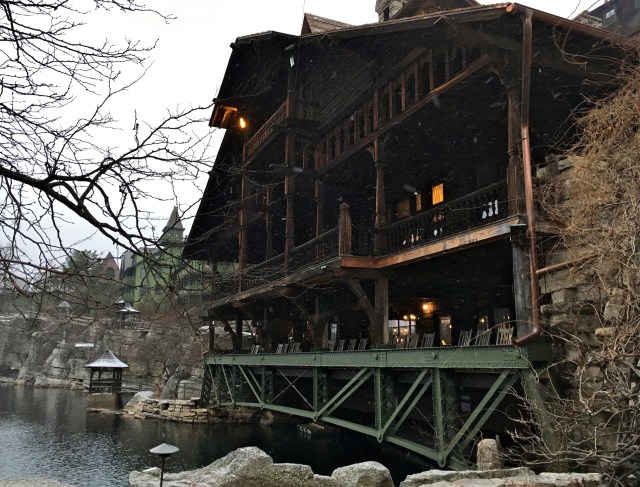 mohonk_dec_2016_main_building_img_7899