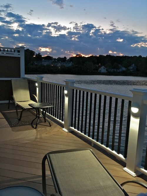 Tidal Suites at the Norseman Resort - Sunset at the deck at high tide