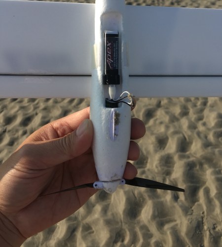 Even the most skillful landing will get sand into the gearbox through the nose