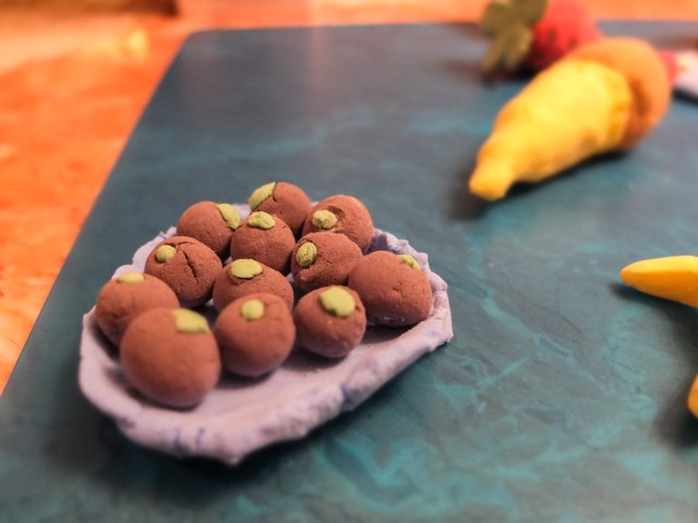 Daiso Clay Blueberries