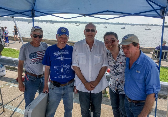 Group picture after packing up