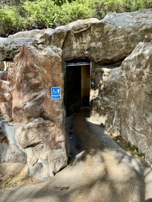 Changing room and restroom behind Lifeguard station 3C at Hanauma Bay