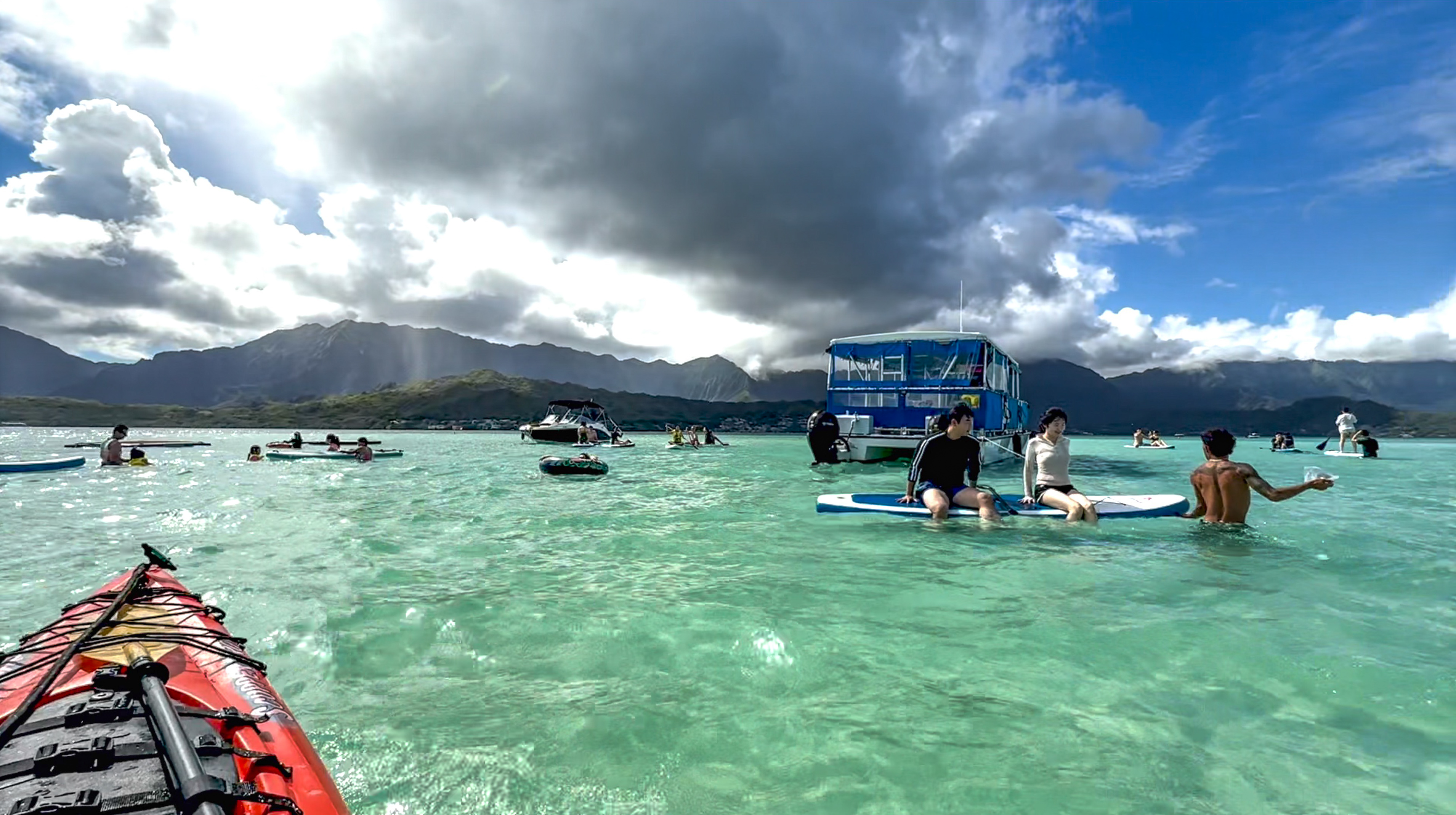 Captain bruce unloaded tourists onto the Sunken Island