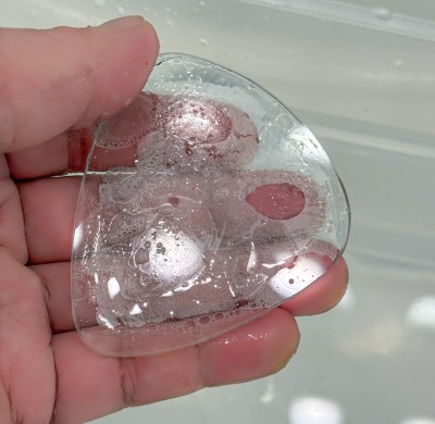 Hawaii 2025 - Snorkeling - Scrubbing lenses from a new mask